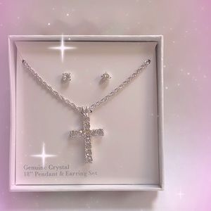 Beautiful necklace and earring set!! 💝💝💝